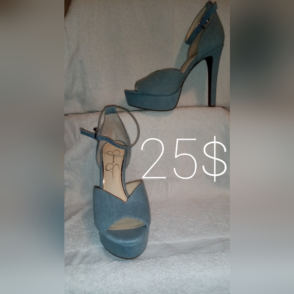 Jessica Simpson size 7.5